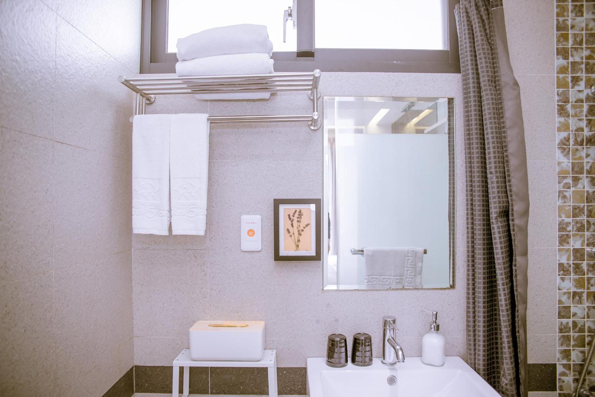 Check Inn Express Taichung Fuxing Hall 2 Bagian luar foto